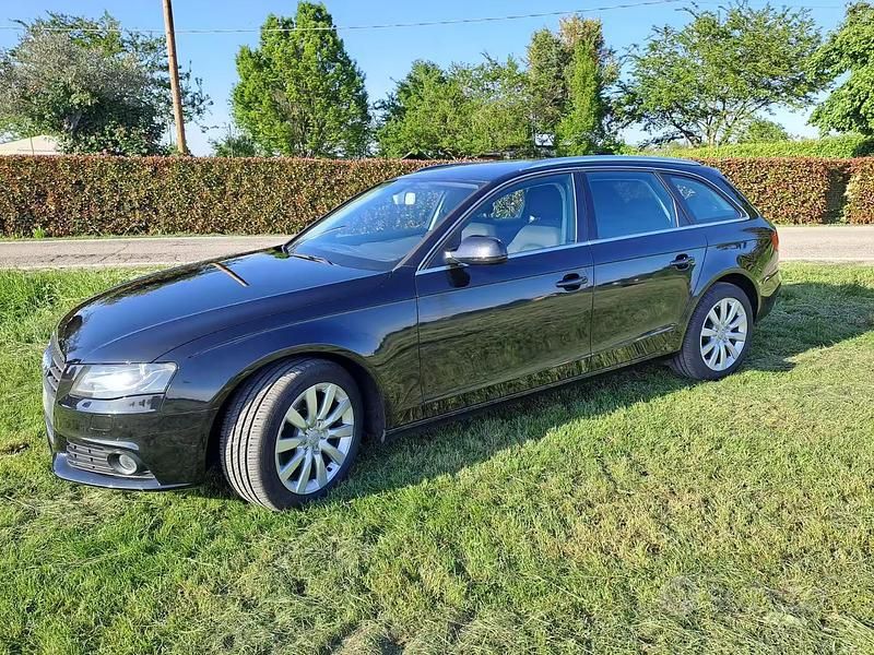 Usata Audi A4 Advanced Plus 120 CV (88 kW) 2010 Nero Station wagon