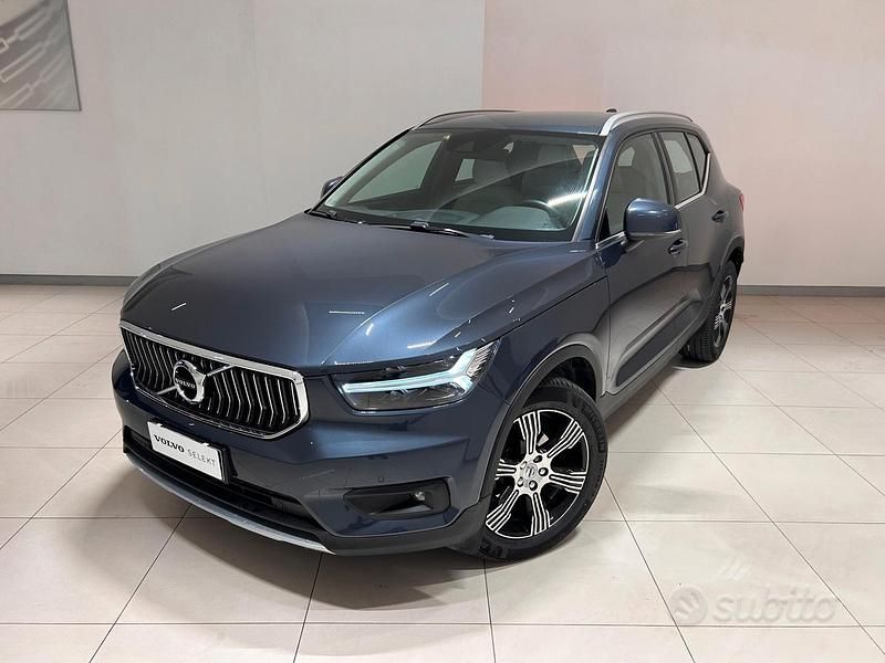 Blu Usata 2021 Volvo XC40 Inscription SUV | 25.400 € (Buon prezzo) - Immagine 1/4