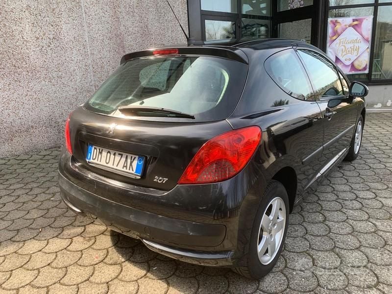 Usata Peugeot 207 88 CV (64 kW) 2007 Nero Berlina