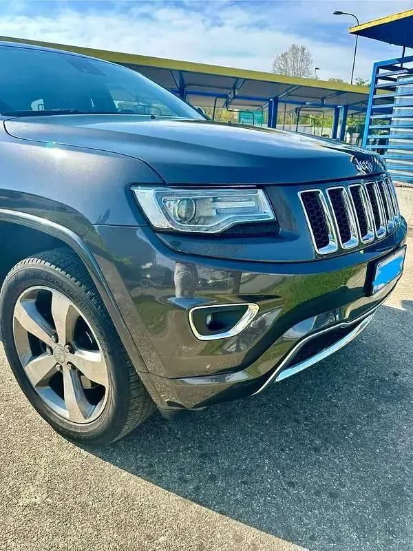 Usata Jeep Grand Cherokee Overland 250 CV (183 kW) 2016 Grigio SUV