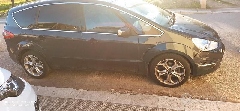 Usata Ford S-MAX S 145 CV (106 kW) 2011 Blu Monovolume