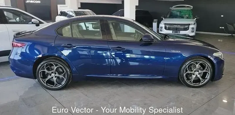 Usata Alfa Romeo Giulia Veloce 209 CV (153 kW) 2017 Blu Berlina