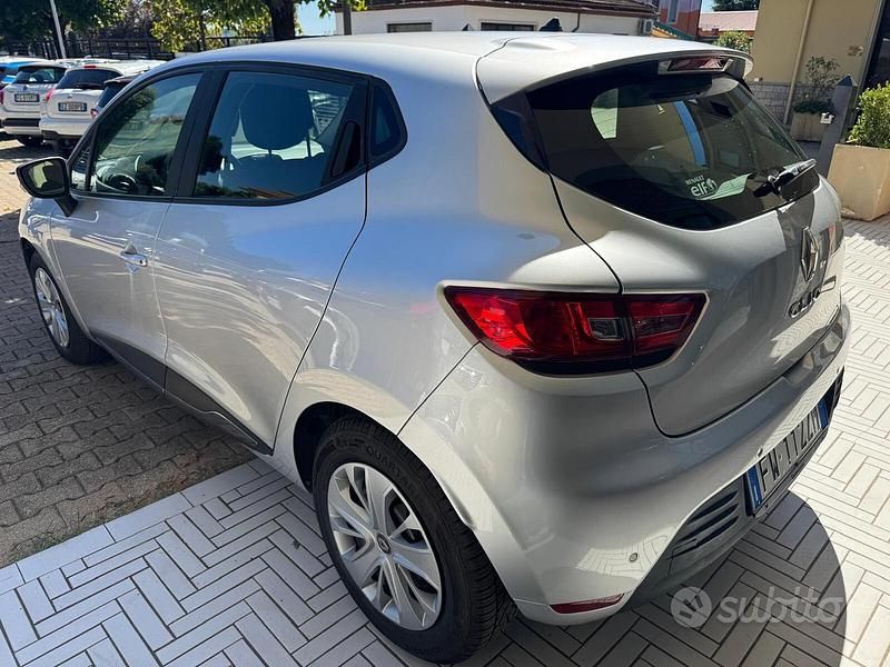 Second-hand Renault Clio IV Business 90 CP (66 kW) 2019 Argintiu Berlinǎ