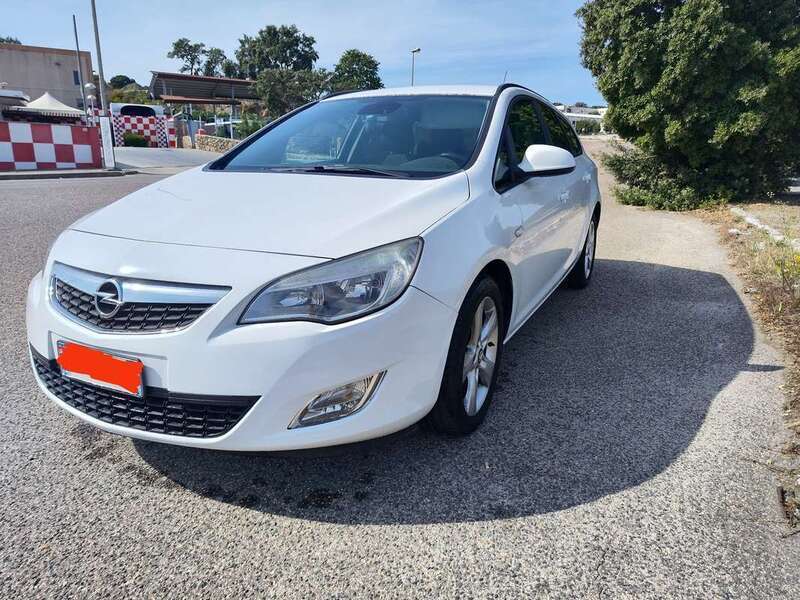 Usato 2011 Opel Astra 1.7 Diesel 110 CV (2.000 €)