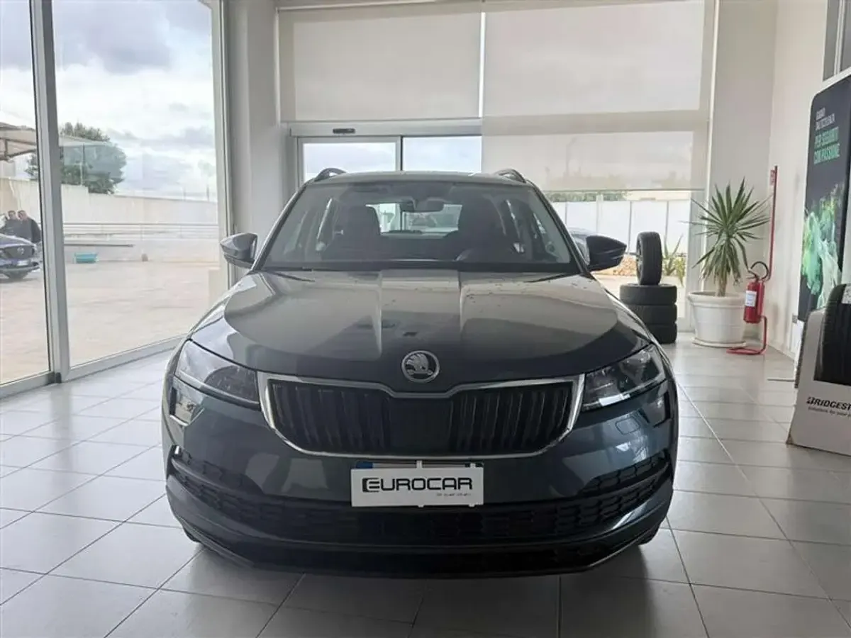 Usata Skoda Karoq 116 CV (85 kW) 2021 Grigio / gray SUV