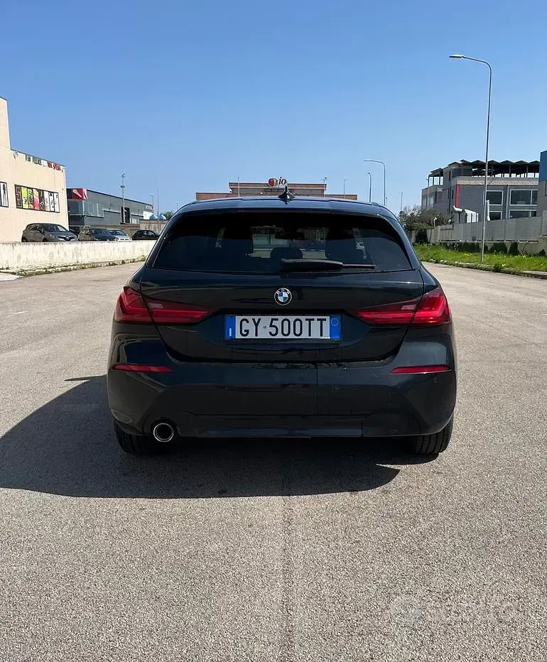 Usata BMW 116 Advantage 116 CV (85 kW) 2021 Nero Utilitaria