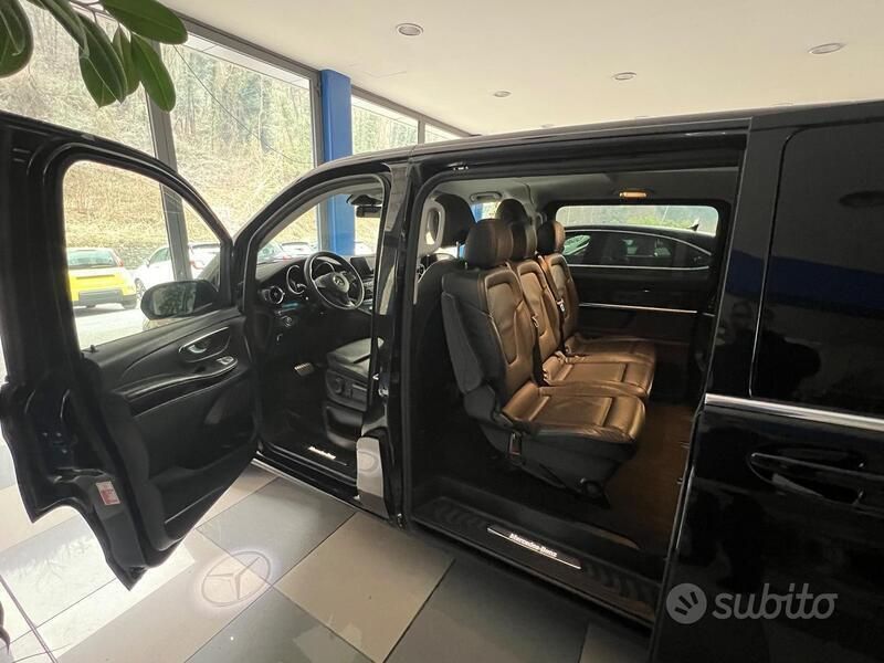 Usata Mercedes V300 Premium 237 CV (174 kW) 2022 Nero Monovolume