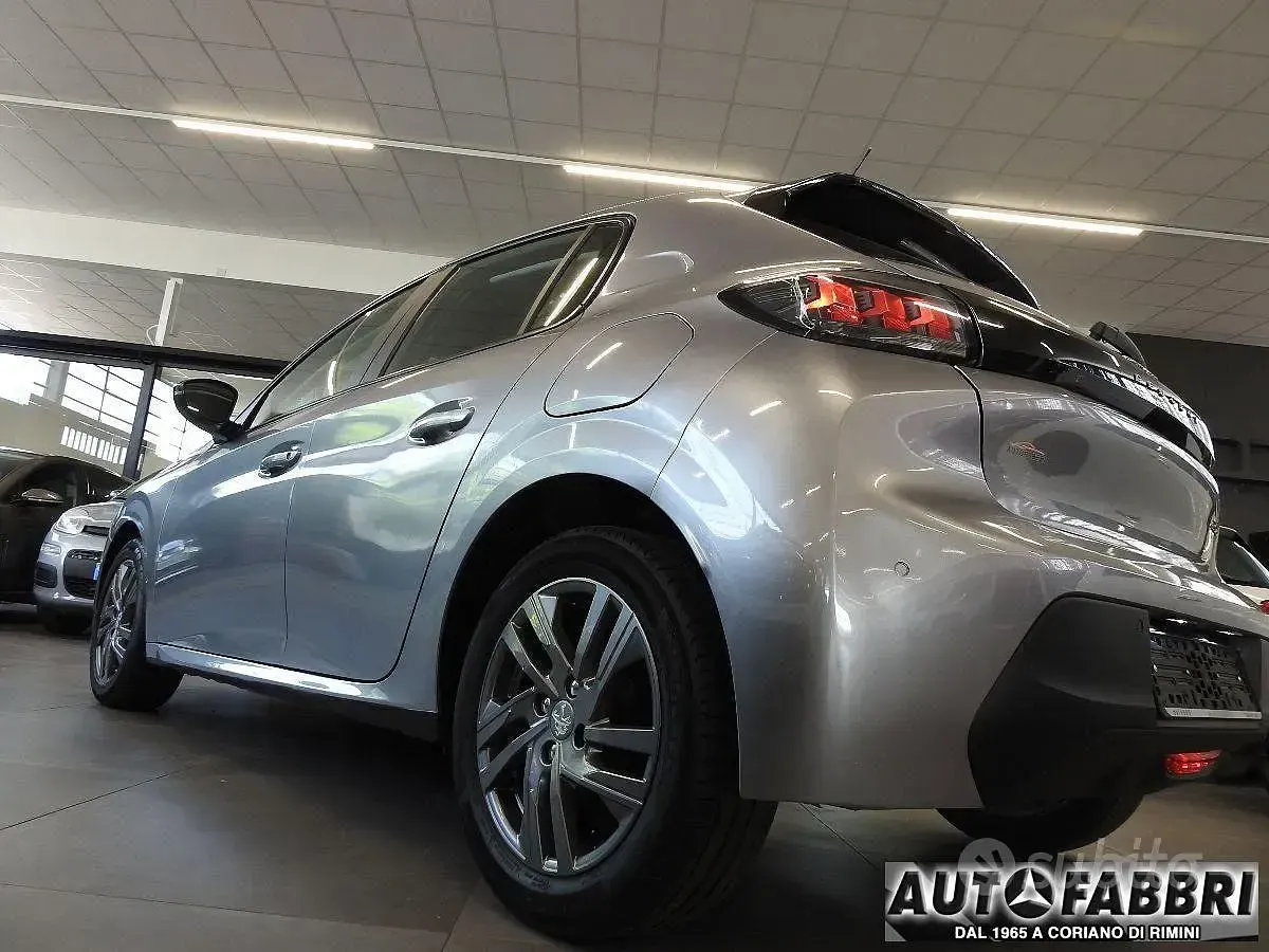 Usata Peugeot 208 Active 75 CV (55 kW) 2022 Grigio Utilitaria