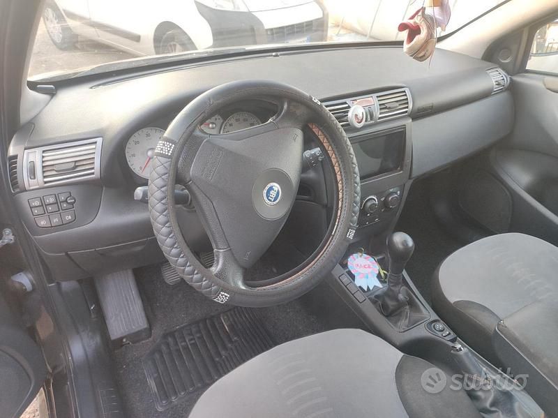 Usata Fiat Stilo 2006 Grigio