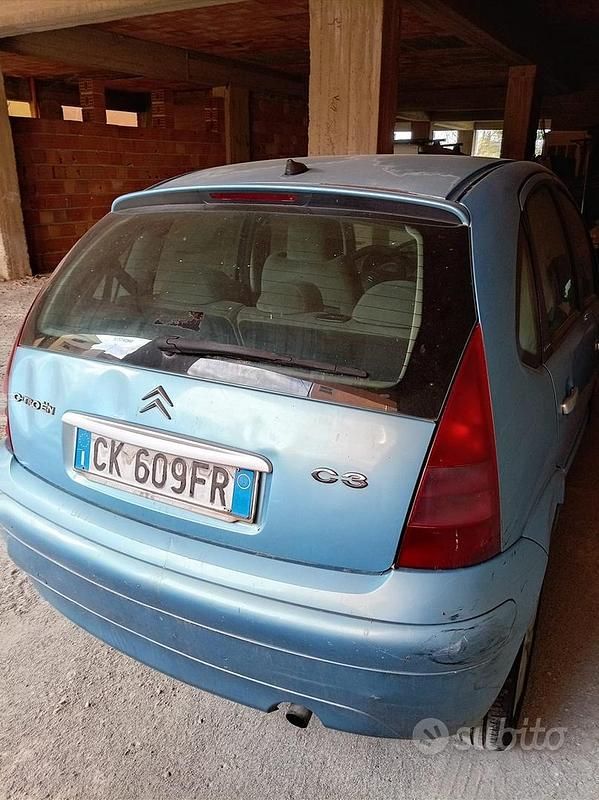 Begagnad Citroën C3 2003 Blå Halvkombi