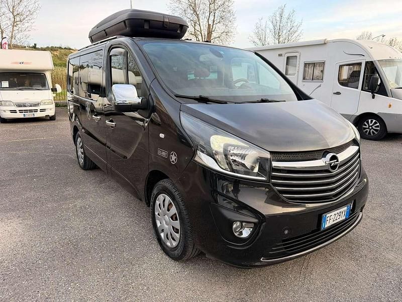 Usata Opel Vivaro 125 CV (91 kW) 2016 Nero Monovolume