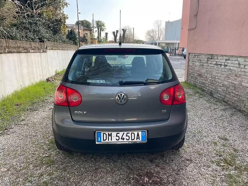 Usata VW Golf VI 102 CV (75 kW) 2008 Grigio Utilitaria