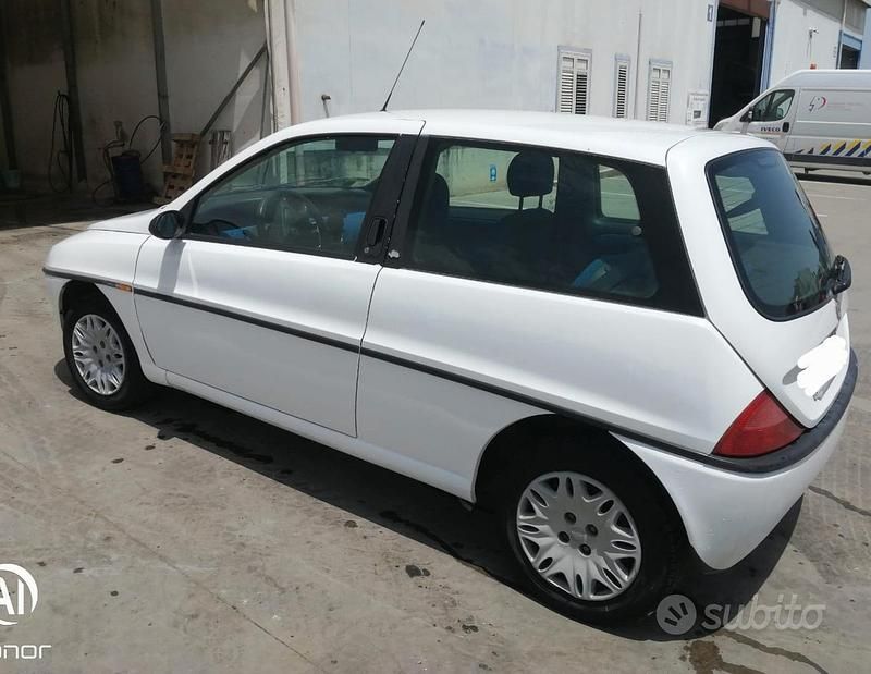 Usata Lancia Ypsilon 54 CV (39 kW) 1998 Bianco Utilitaria