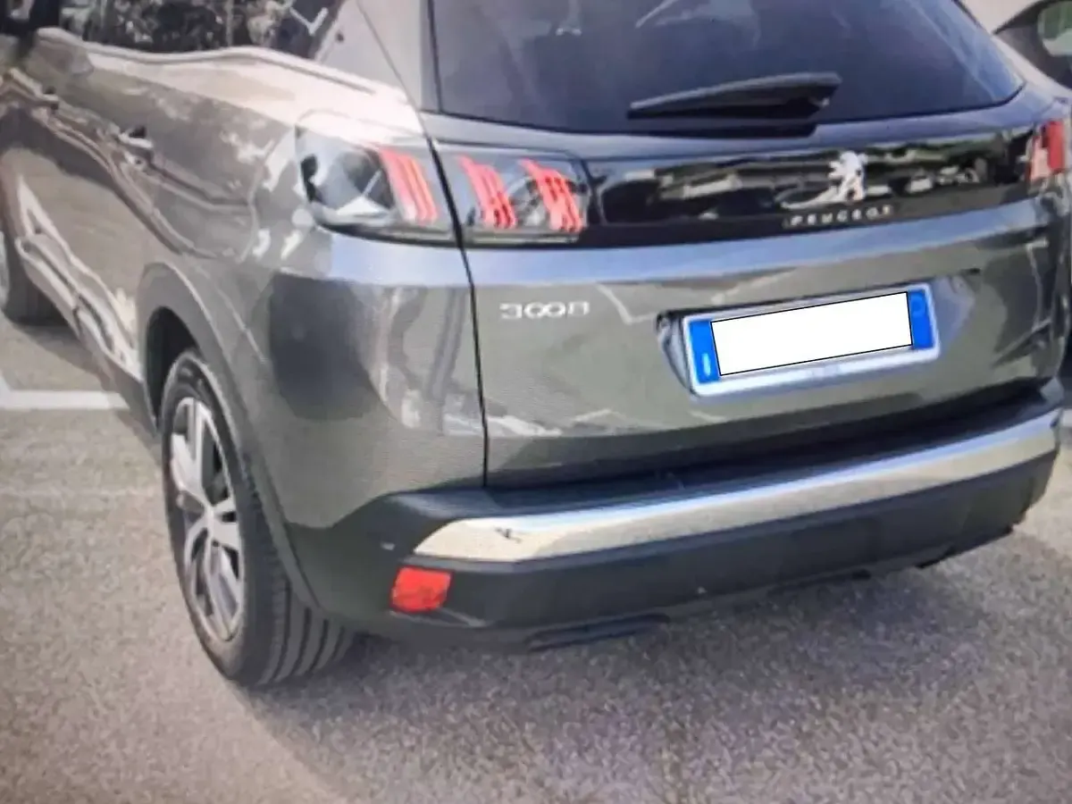 Usata Peugeot 3008 Allure 131 CV (96 kW) 2022 Grigio SUV