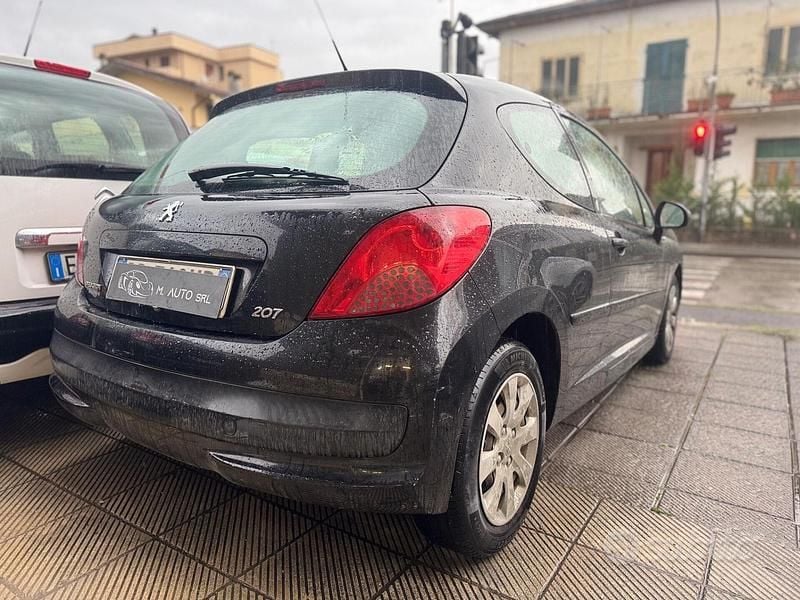 Usata Peugeot 207 70 CV (51 kW) 2008 Nero Berlina
