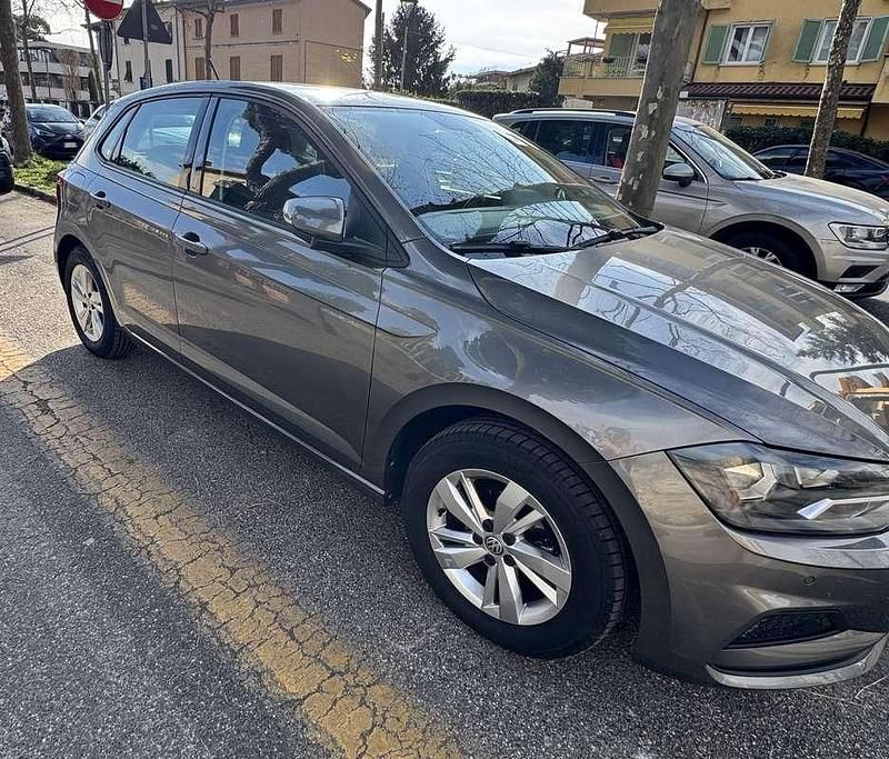 Usata VW Polo Comfortline 75 CV (55 kW) 2018 Grigio Utilitaria