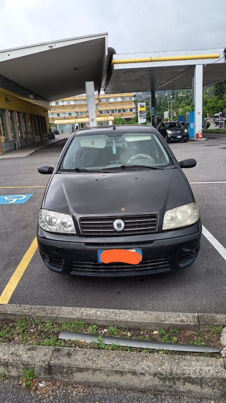 Nero Usata 2006 Fiat Punto Due volumi | 1500 € (Buon prezzo) - Immagine 1/4