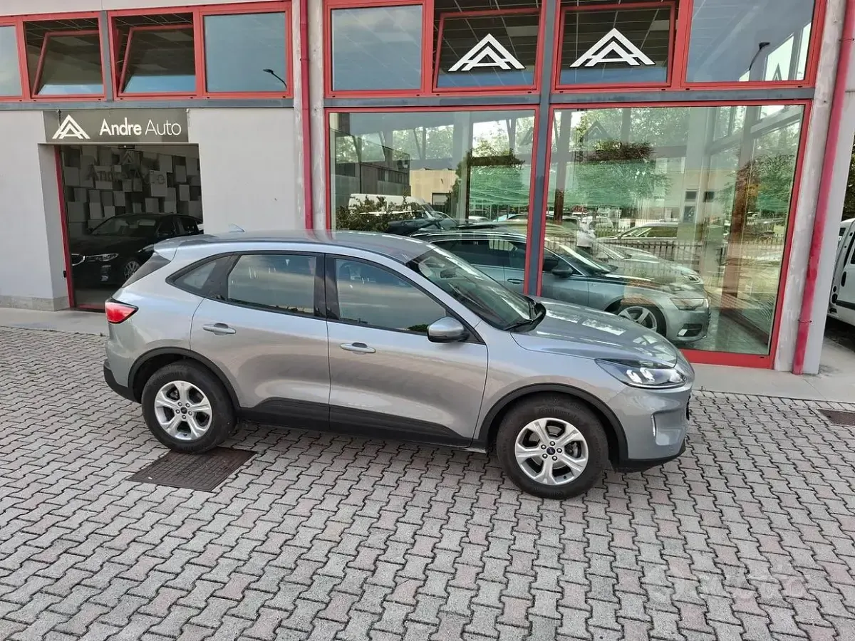 Usata Ford Kuga 120 CV (88 kW) 2022 Grigio SUV