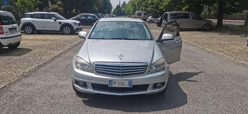Usata Mercedes C220 Classic 170 CV (125 kW) 2007 Argento Berlina