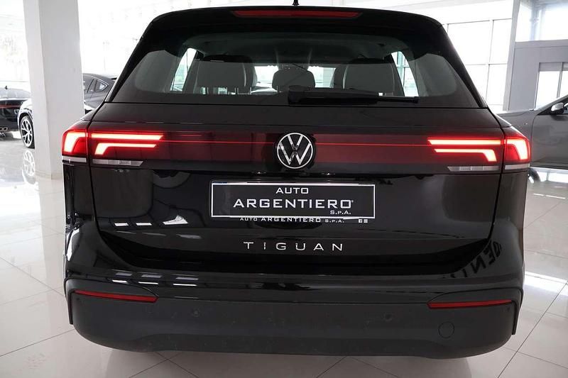 Usata VW Tiguan Life 150 CV (110 kW) 2025 Deep black SUV