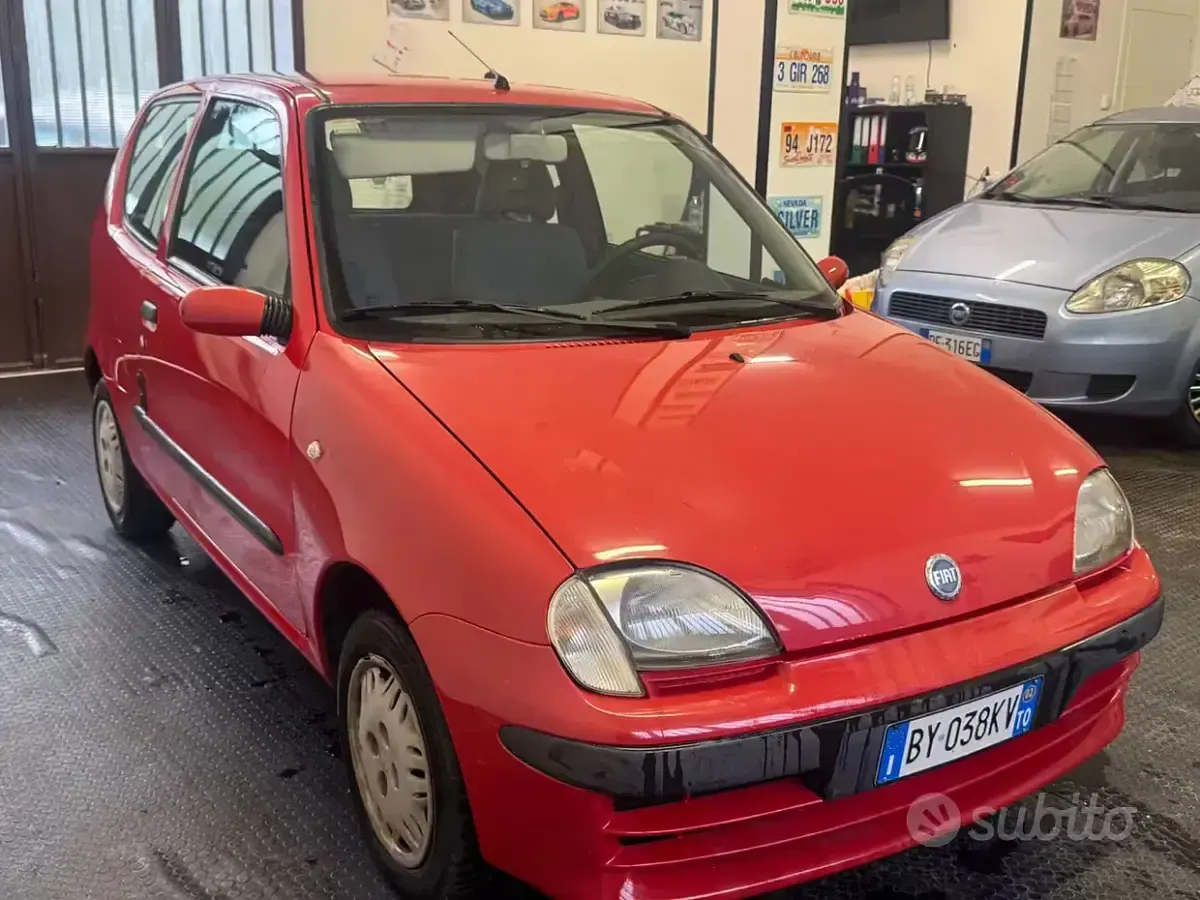 Usata Fiat 600 54 CV (39 kW) 2002 Rosso Berlina
