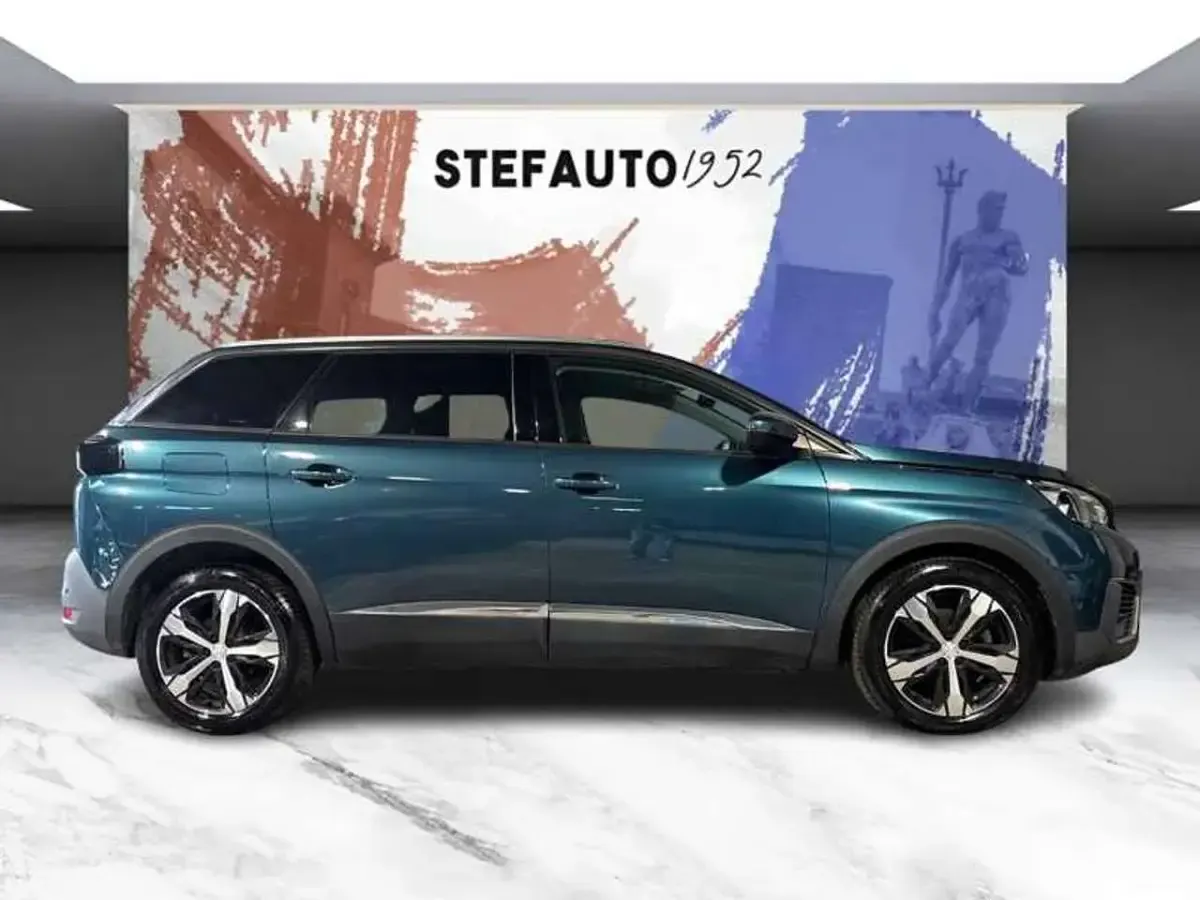 Usata Peugeot 5008 Allure 131 CV (96 kW) 2019 Blu SUV