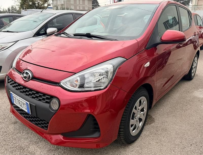 Usata Hyundai i10 65 CV (47 kW) 2020 Rosso Utilitaria