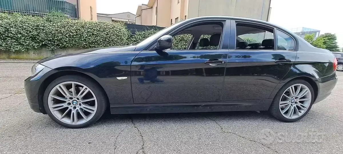 Usata BMW 320 177 CV (130 kW) 2009 Nero Berlina