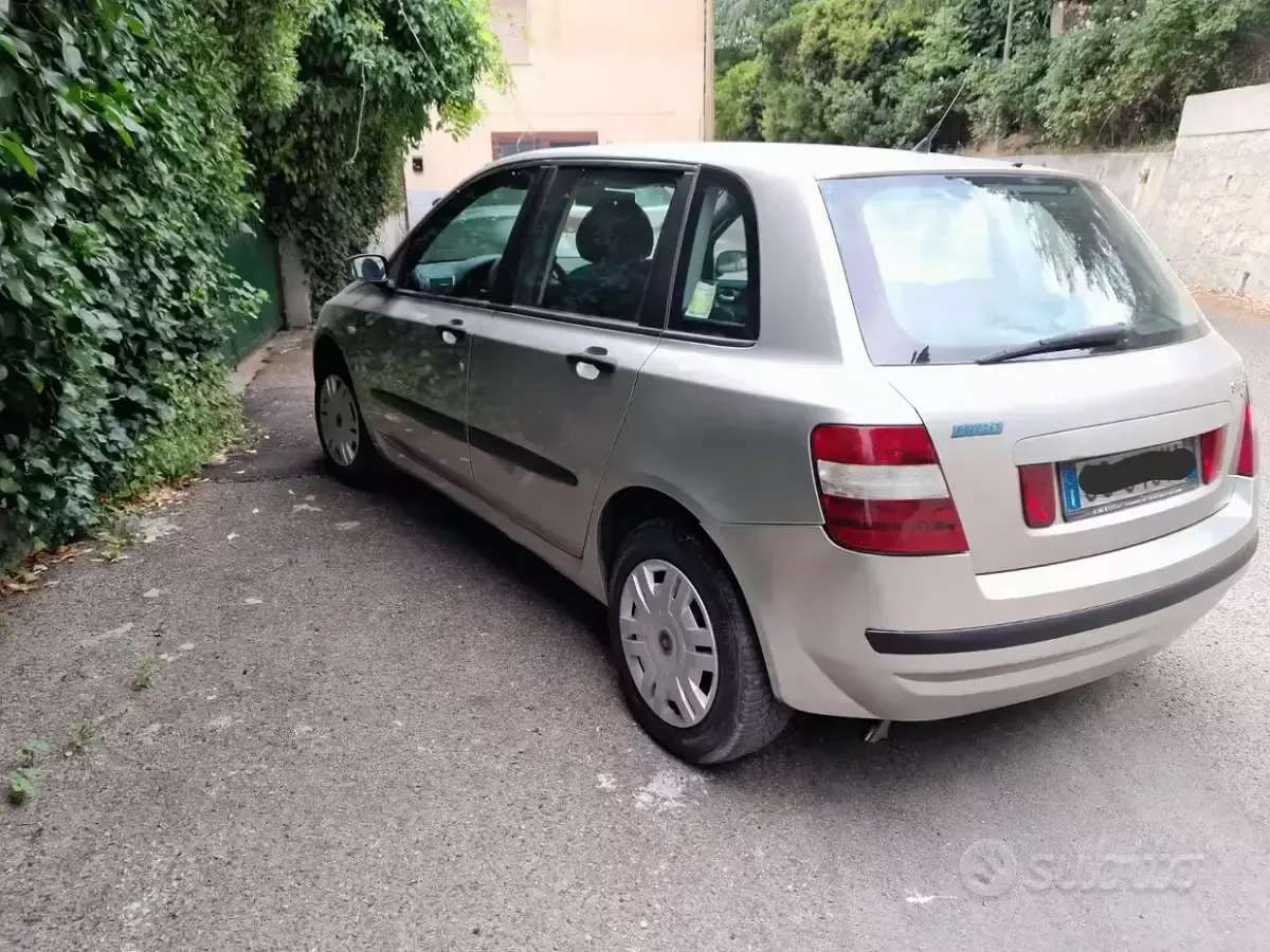 Usata Fiat Stilo 116 CV (85 kW) 2002 Grigio Berlina