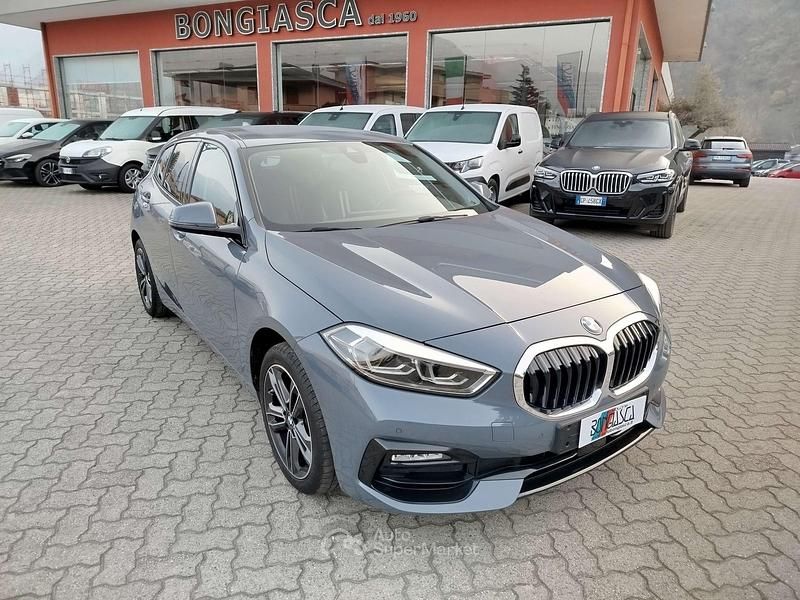 Usata BMW 118 Sport Line 136 CV (100 kW) 2022 Grigio Utilitaria