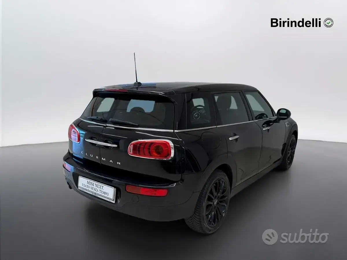 Usata Mini One Clubman Hype 116 CV (85 kW) 2018 Midnight black metallizzato Station wagon