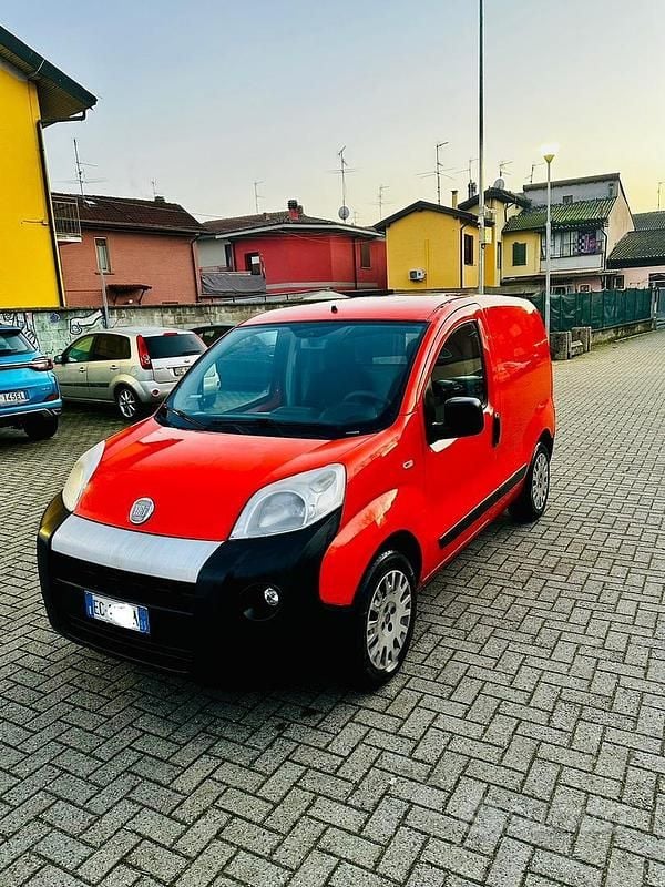 Arancione Usata 2011 Fiat Fiorino Monovolume | 3800 € (Buon prezzo) - Immagine 1/4