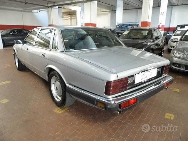 Usata Jaguar XJ 213 CV (156 kW) 1987 Grigio Berlina