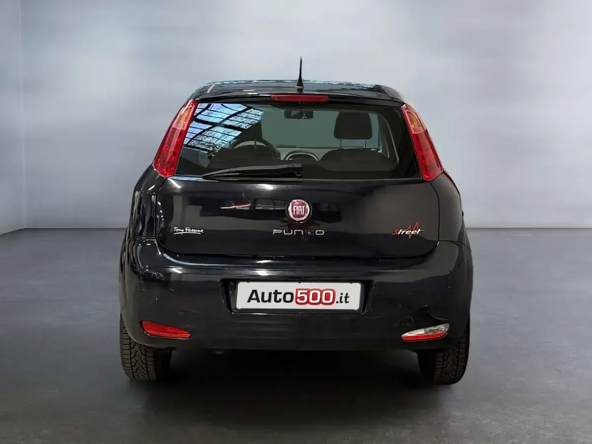 Usata Fiat Punto Street 77 CV (56 kW) 2015 Blu/azzurro Utilitaria