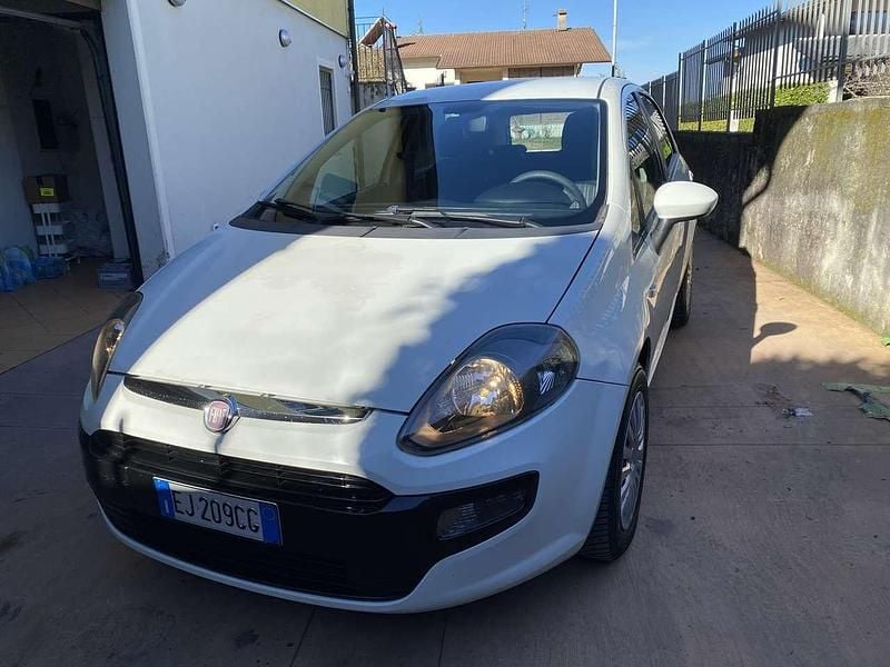 Usata Fiat Punto Evo Dynamic 77 CV (56 kW) 2011 Bianca Utilitaria