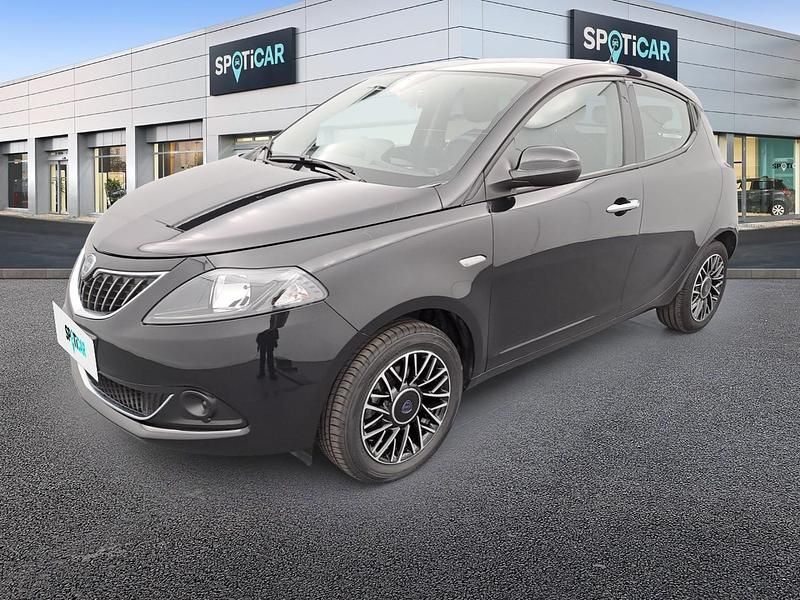 Nero Usata 2024 Lancia Ypsilon Due volumi | 15.325 € (Molto cara) - Immagine 1/4