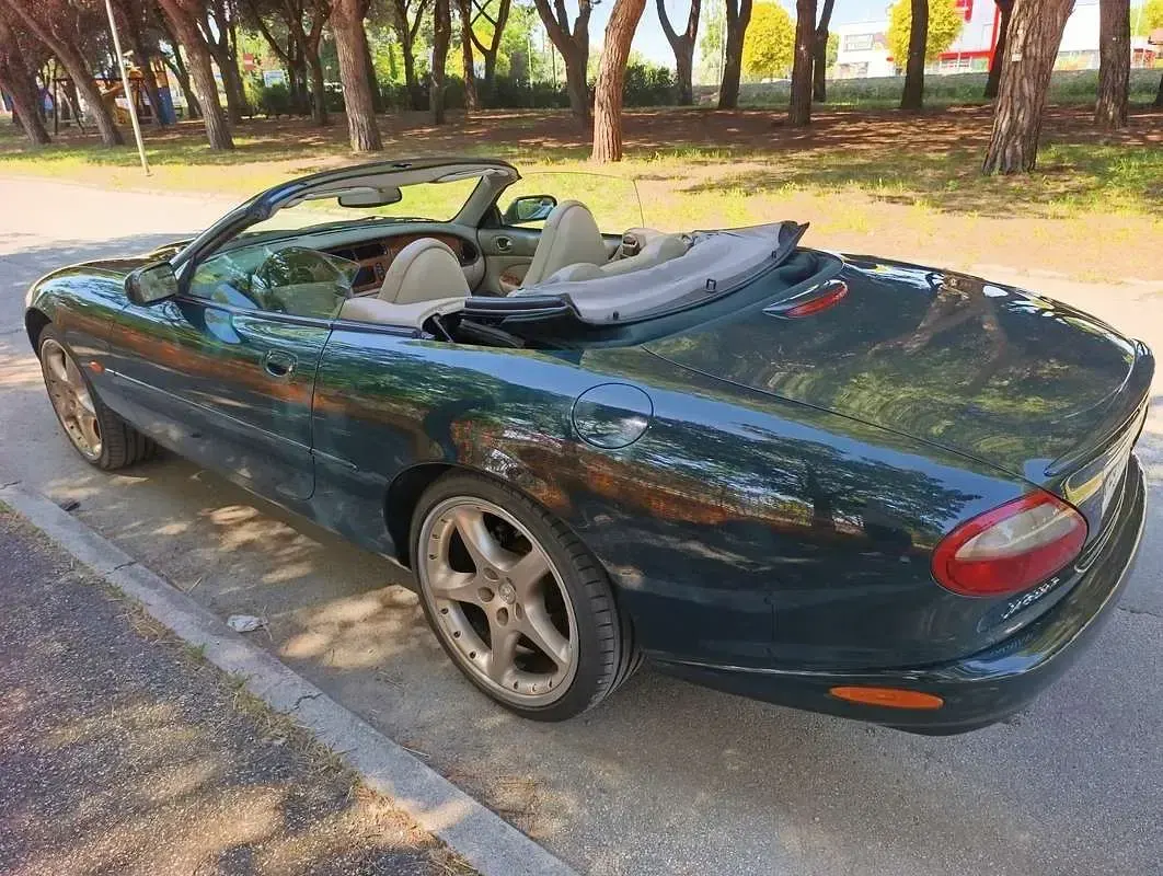 Usata Jaguar XKR 363 CV (266 kW) 2000 Cabrio