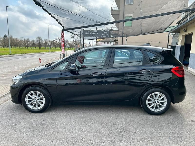 Usata BMW 218 Active Tourer Advantage 150 CV (110 kW) 2016 Nero Monovolume