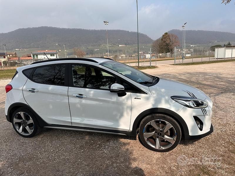 Usata Ford Fiesta Active 85 CV (62 kW) 2018 Utilitaria