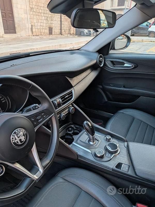 Usata Alfa Romeo Giulia 150 CV (110 kW) 2018 Berlina
