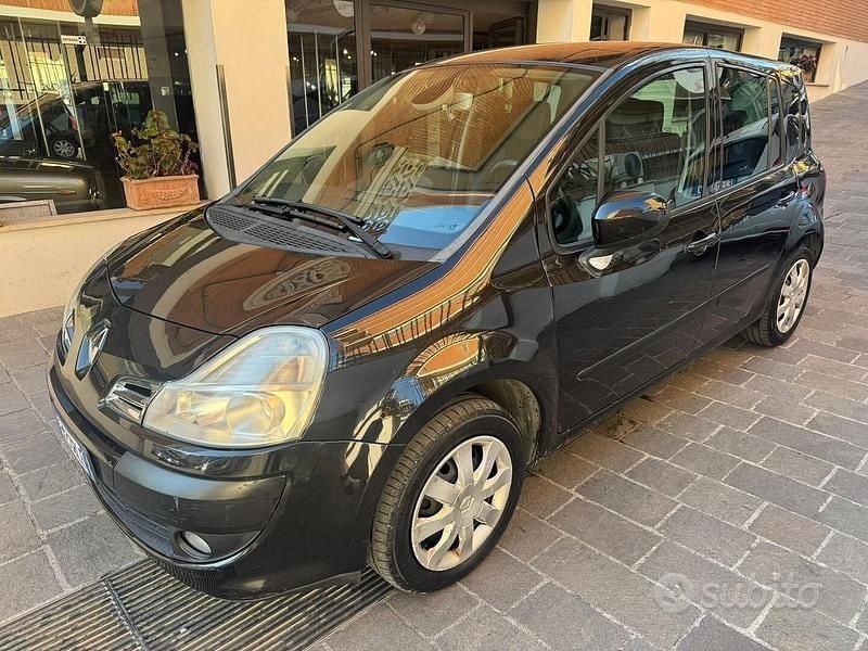 Usata Renault Grand Modus 103 CV (75 kW) 2012 Nero Monovolume