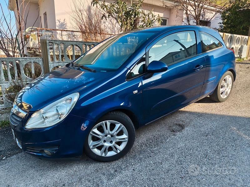 Usata Opel Corsa Club 80 CV (58 kW) 2007 Blu Berlina