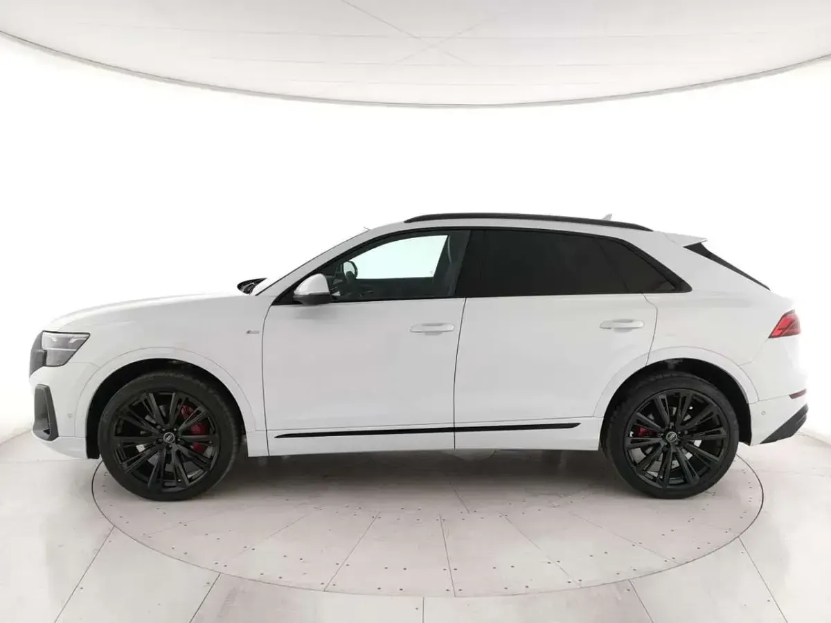 Nuova Audi Q8 S-Line 286 CV (210 kW) 2026 Bianco SUV