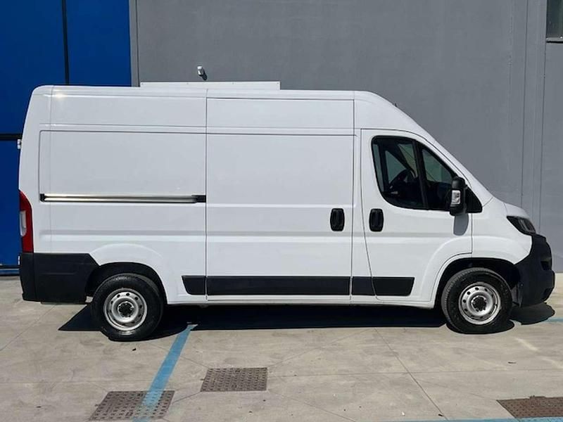 Usata Fiat Ducato 140 CV (102 kW) 2023 Bianco pastello Furgone