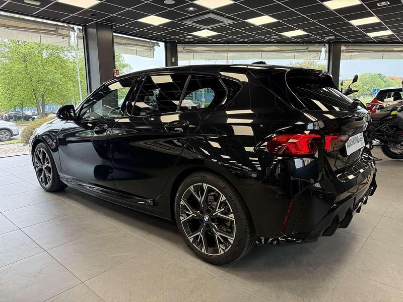 Usata BMW 120 M Sport 170 CV (125 kW) 2025 Nero Utilitaria