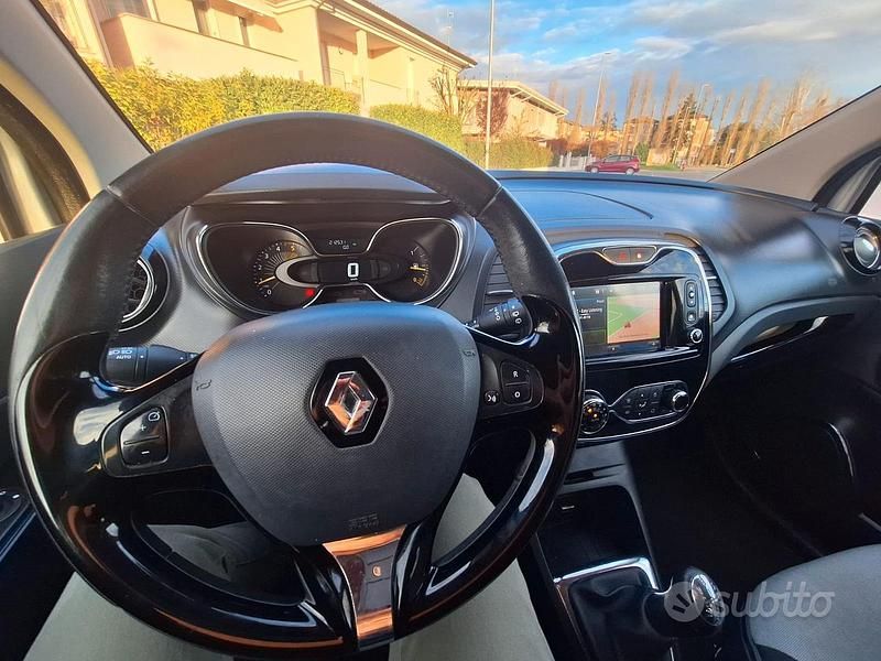 Usata Renault Captur 90 CV (66 kW) 2013 Grigio SUV