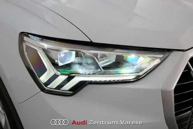 Usata Audi Q3 Advanced 150 CV (110 kW) 2024 Bianco metallizzato SUV