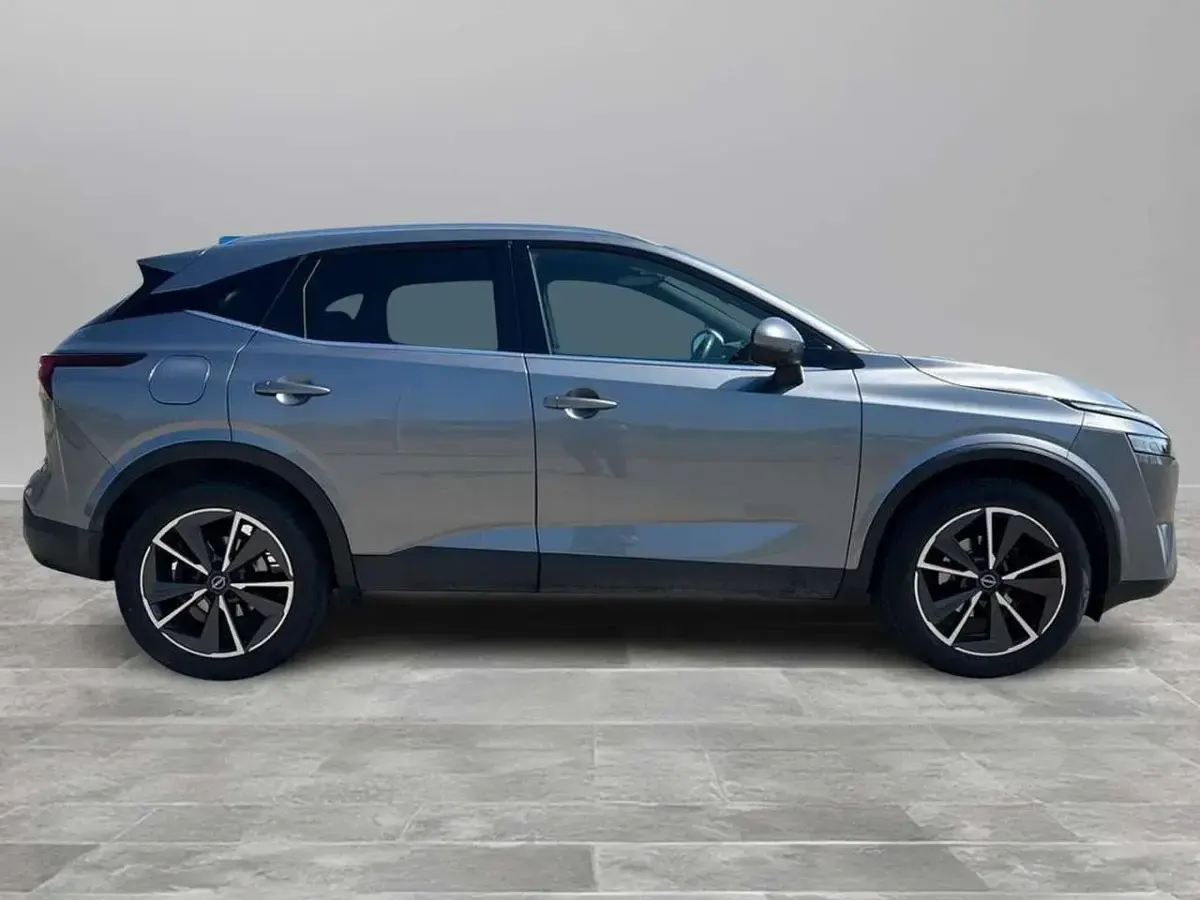 Usata Nissan Qashqai Tekna 140 CV (102 kW) 2023 Ceramic grey SUV