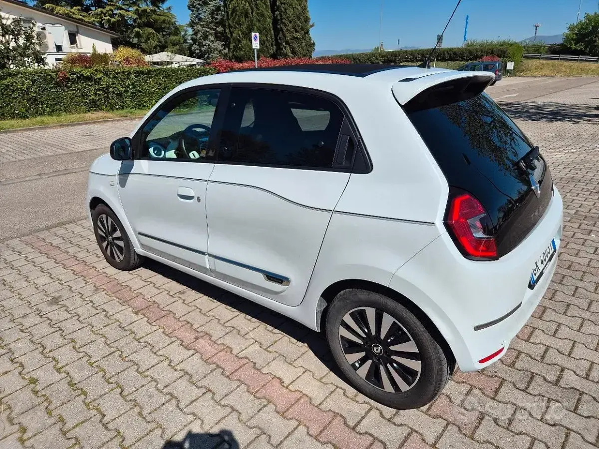 Usata Renault Twingo Techno 60 kW (82 CV) 2022 Bianco Utilitaria
