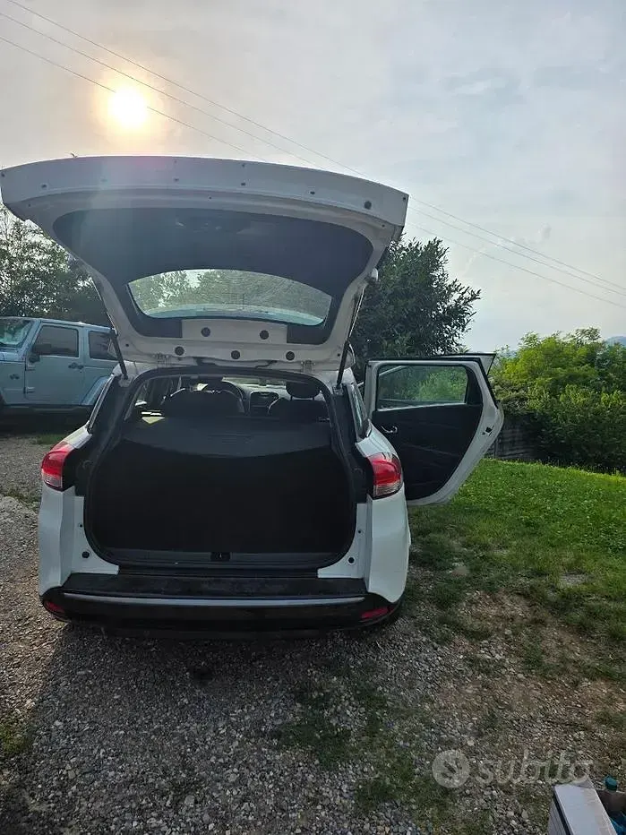 Usata Renault Clio 90 CV (66 kW) 2015 Bianco Station wagon